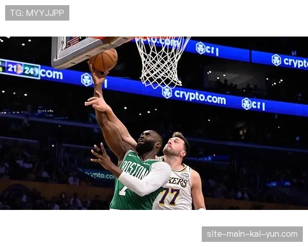凯尔特人111-89大胜湖人 防守体系限制詹姆斯发挥